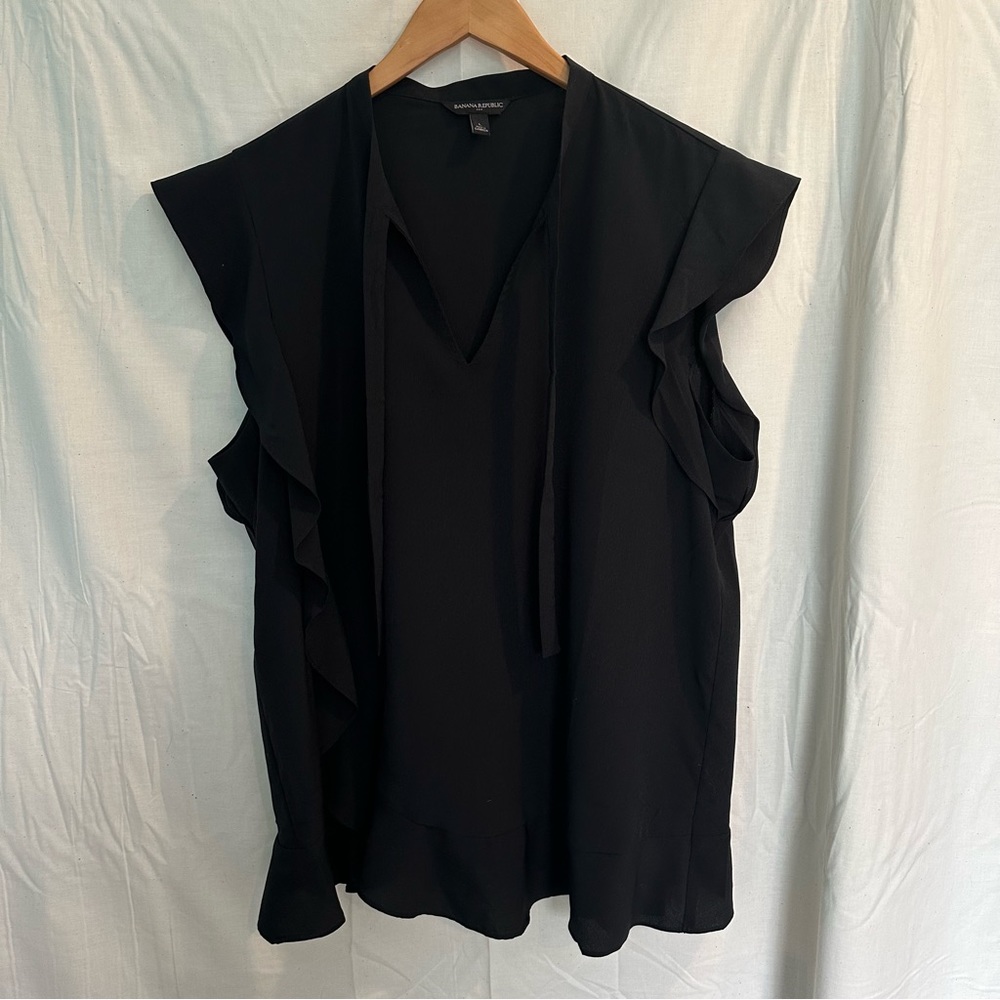 Banana Republic factory, Black Ruffeled Blouse, size L